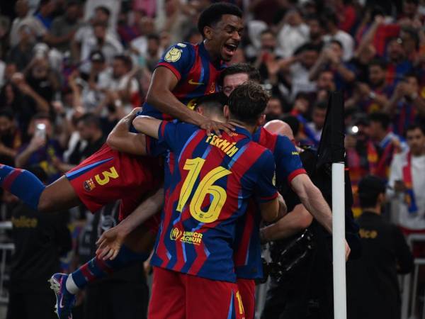 El Barcelona llega al juego ante Racing luego de ganar la Supercopa de España.