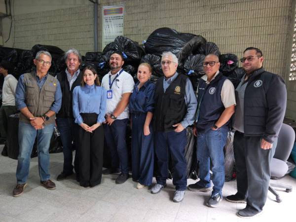 La AMDC entregó 5,000 kits escolares a estudiantes de 120 centros educativos del Distrito Central.