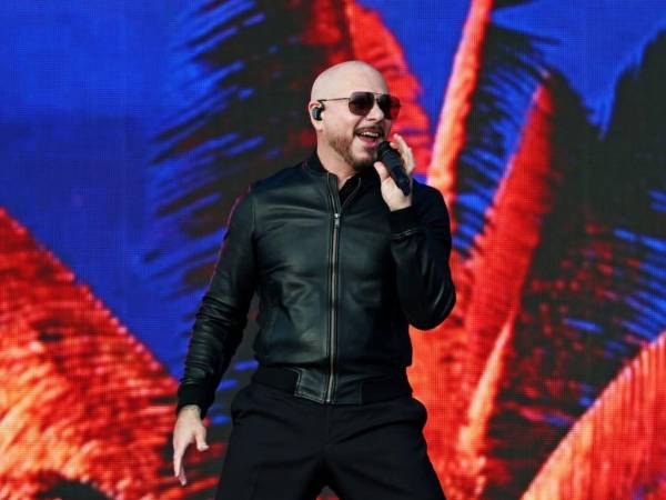 Para el concierto del 10 de julio, Pitbull contará con la estadounidense Kesha como invitada especial.
