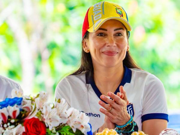 La excandidata presidencial ecuatoriana Luisa González fue detenida este jueves 22 de octubre en el marco de una investigación por presunto lavado de dinero y posibles irregularidades en el financiamiento de su campaña electoral de 2023.