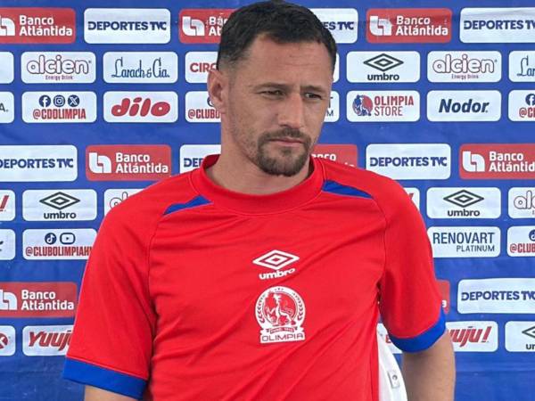 Nicolás Dibble asegura que no es un goleadores, que juega atrás del delantero.