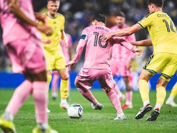 Imágenes del desarrollo del partido.