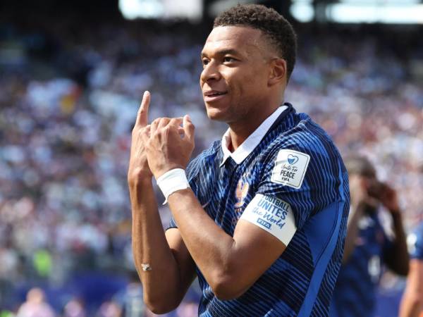 Mbappé marcó dos goles en su primer partido con Francia en el Mundial 2026.