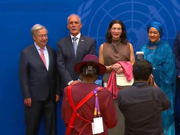 Monique Asfura acompañó a su padre, el presidente Nasry Asfura, en su viaje a Nueva York para participar en la Asamblea General de la ONU, una cita que reunirá a más de 170 líderes y representantes mundiales.