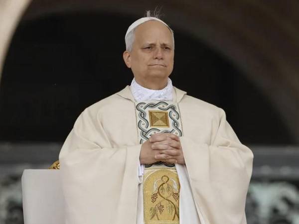 Con los mejores deseos para el nuevo Año, expreso a todos mi afecto, concluyó el papa.