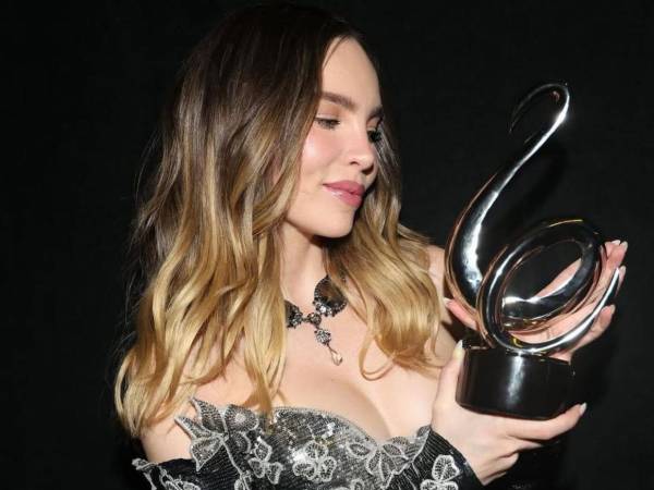 Desde el vallenato de Carlos Vives hasta el poder urbano de Gente de Zona, descubre quiénes son los artistas confirmados, los grandes favoritos como Bad Bunny y Karol G, y todas las sorpresas que nos tiene preparadas Televisa Univision para este 19 de febrero.