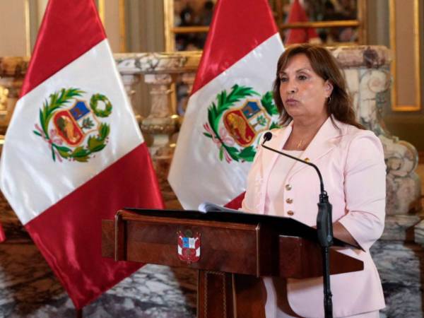 a presidenta de Perú, Dina Boluarte, convocó para el 12 de abril de 2026 a las elecciones presidenciales y parlamentarias de su país.