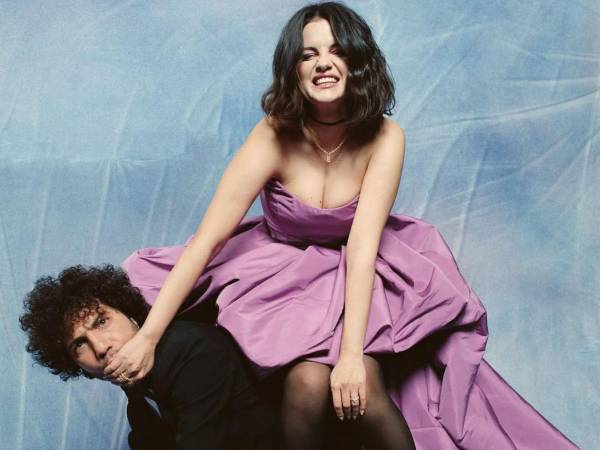 El enlace entre Selena Gómez, de 33 años, y el productor Benny Blanco, de 37, será uno de los acontecimientos más mediáticos del año en la industria musical. Desde su compromiso en diciembre, la pareja confió la organización a Mindy Weiss, reconocida por diseñar eventos para las Kardashian y por su meticulosa discreción. A continuación, los detalles.