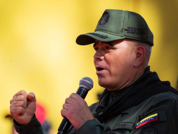 El pasado lunes, Maduro ordenó el despliegue de 4,5 millones de milicianos en todo el país, luego de que EE.UU. aumentara a 50 millones de dólares la recompensa por información que lleve a su captura.