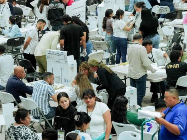 Las Juntas Especiales de Verificación y Recuento (JEVR) está avanzando en el escrutinio especial de diputados y corporaciones municipales.