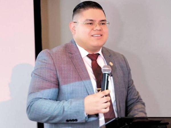 Desde febrero, Rolando Sánchez Salinas ha estado prófugo de la justicia. Se le acusa de liderar una estructura criminal que estafaba personas haciéndose pasar por representante de la OABI, así como también se le señala de estar involucrado en la muerte del empresario Franklin Villeda.