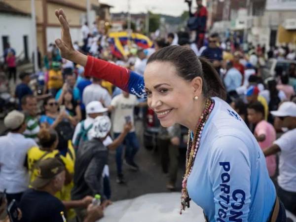 Machado aseguró que aún intenta asimilar que finalmente pudo viajar a Oslo y reencontrarse con su familia, a quienes no veía “desde hace mucho tiempo” debido a las restricciones que enfrentaba en Venezuela.