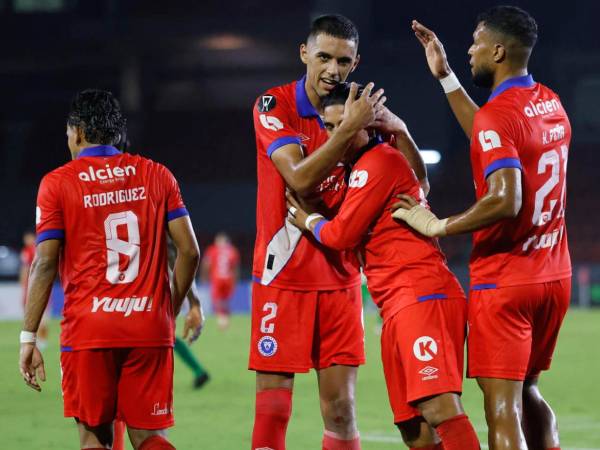 Imanol Enríquez, Jorge Benguché y Michaell Chirinos le dieron el triunfo al Olimpia.