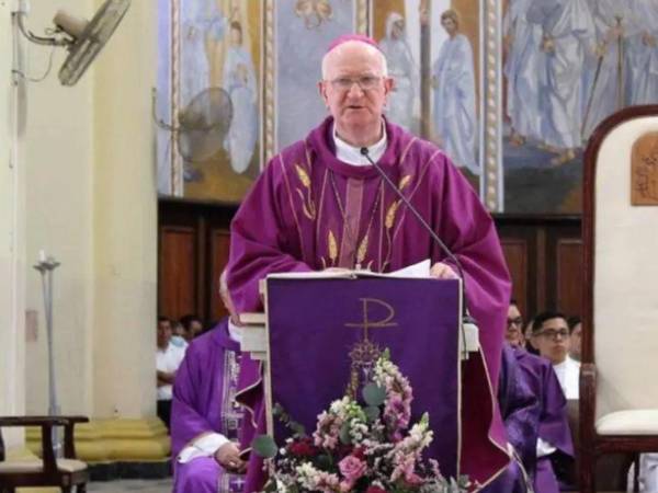 Leninham pidió a la población orar para que los políticos se sienten a dialogar y solventen la crisis en el país.