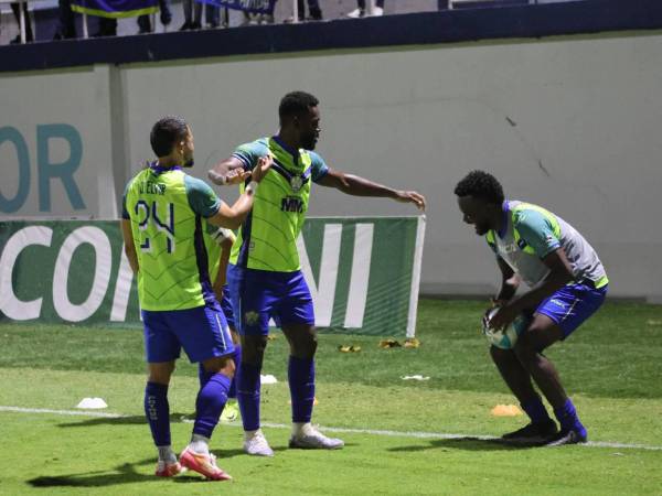 Imágenes del desarrollo del partido.