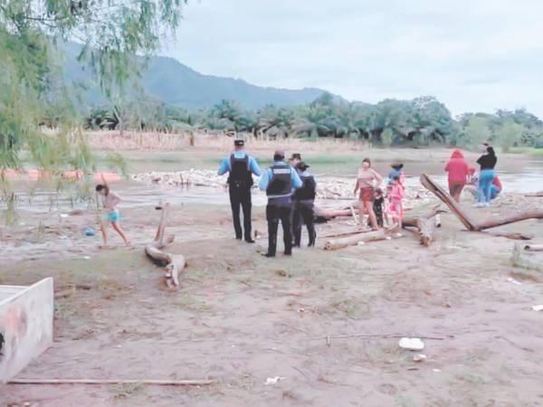 El cuerpo fue hallado entre los desechos del embalse.