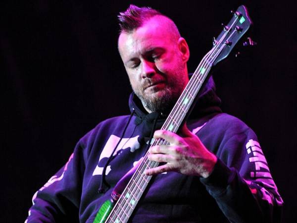 Sam River fundó junto a Fred Durst fundaron la banda Limp Bizkit.