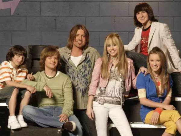 Después de 20 años, la exitosa serie Hannah Montana vuelve a Disney Channel y su elenco original participará en el especial que se estrenará el próximo 24 de marzo a través de la plataforma de streaming. ¿Cómo lucen sus personajes? Aquí te contamos.