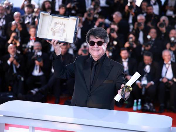 El cineasta iraní Jafar Panahi ganó la Palma de Oro del Festival de Cannes 2025 con la impactante película “Un simple accident”