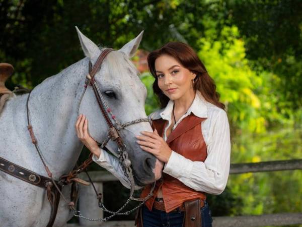 Angelique Boyer será la protagonista del remake de Muchacha italiana viene a casarse, según confirmó el periodista Raúl Gutiérrez a través de sus redes sociales.