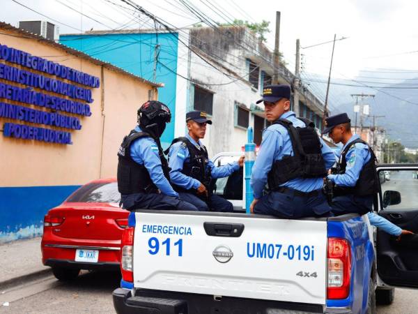 Los policías de la escala básica son los que menos ganan, por eso se evalúa revisar las tablas salariales. La solicitud viene de la Secretaría de Seguridad para dignificar la labor de los agentes.