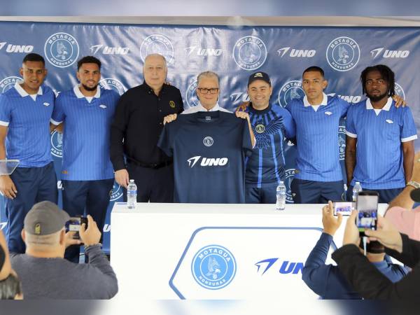 Representantes de Gasolineras UNO y el Club Deportivo Motagua oficializaron la alianza estratégica que convierte a la marca en patrocinador oficial del actual campeón nacional.