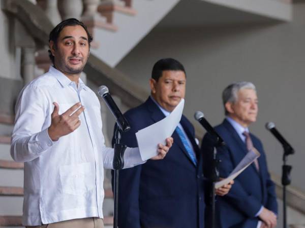 Durante la conferencia, las autoridades también informaron sobre el interés de empresas internacionales en invertir en el sector eléctrico hondureño.