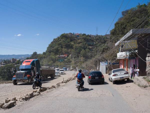 El proyecto de ampliación de 7.22 kilómetros, valorado en más de L164 millones, no ha sido entregado pese a haber vencido el plazo contractual fijado por la SIT.