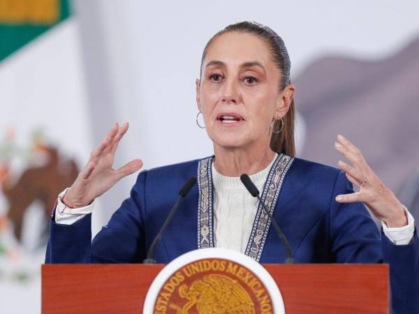 La presidenta de México Claudia Sheinbaum, participa en una rueda de prensa este miércoles en el Palacio Nacional en Ciudad de México (México).