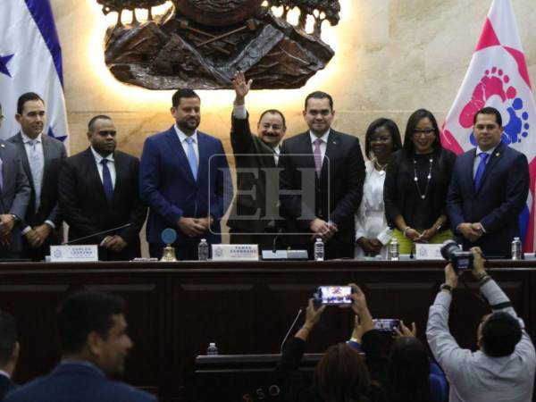 Los miembros de la junta interventora de la UNAG prestaron juramento ante el Congreso Nacional, asumiendo el reto de sanear la institución durante los próximos 12 meses.