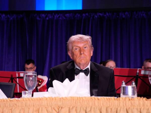 Esta cronología en imágenes reconstruye los instantes clave del intento de atentado hacia el presidente de Estados Unidos, Donald Trump y otras autoridades del gobierno. El incidente ocurrido durante la Cena de Corresponsales, dejó una secuencia interesante de fotos y hechos.