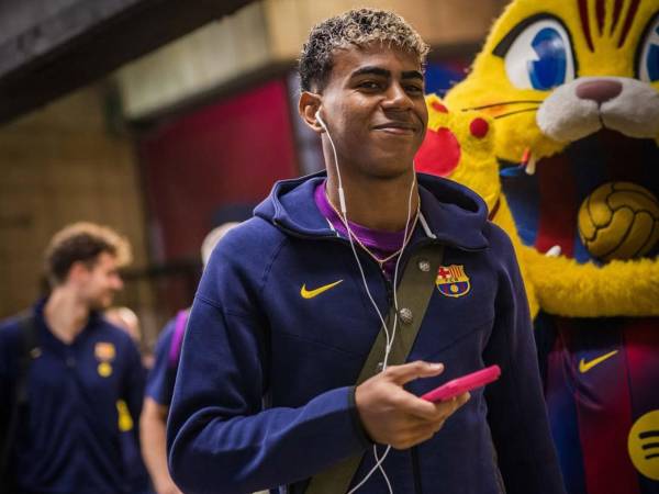 El delantero Lamine Yamal, que recayó de unas molestias en el pubis tras el partido de hace unas semanas contra el PSG, estará de titular ante el Girona.