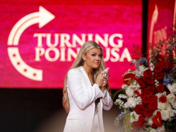 Erika Kirk ha sido nombrada nueva directora de <b>Turning Point</b>, la organización que fundó Charlie hace 13 años.