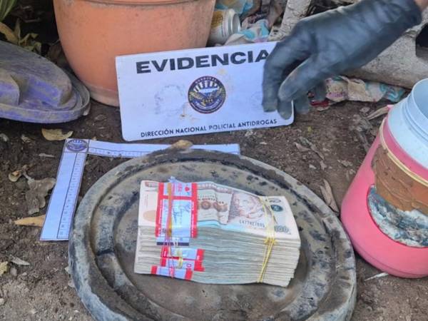 El total del dinero incautado -en billetes de diferentes países- asciende a más de medio millón de lempiras.
