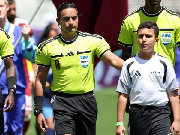 Saíd Martínez, el primer árbitro hondureño en pitar en una Copa del Mundo a nivel mayor, reveló cuál fue la prohibición que la FIFA les instruyó a todos los réferis en el pasado Mundial. Esto dijo el central catracho.