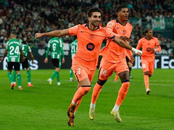 Ferrán Torres ayudó al Barcelona a sacar el triunfo en casa del Real Betis.