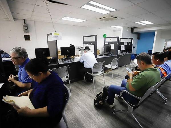 La Alcaldía busca reducir el consumo de combustible con teletrabajo los viernes, horarios escalonados durante la semana y restricciones en las órdenes de carburantes para su flota.