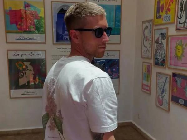 El jugador se fue de vacaciones junto a su esposa, pero todo se salió de control, el futbolista murió y ella tuvo que ser llevada de emergencia al hospital