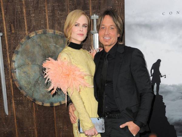 Una nueva versión sobre Keith Urban contradice el reporte inicial que lo situaba devastado por el rumoreado romance de Nicole Kidman con el inversor Michael Reinstein.
