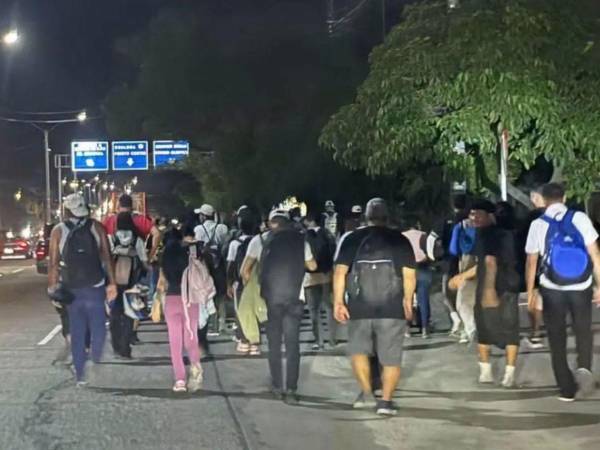 Hondureños desafían los riesgos de la ruta migratoria hacia Estados Unidos en busca de oportunidades.