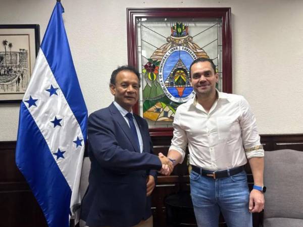El ministro director del Instituto Nacional Agrario (INA) y el presidente del Congreso Nacional, Tomás Zambrano, sostuvieron un encuentro donde abordaron temas relacionados al agro en Honduras.