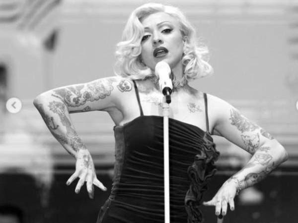 La cantante chilena Mon Laferte se presenta esta noche en el Palacio Universitario de los Deportes de la Universidad Nacional Autónoma (UNAH) de Tegucigalpa, en el marco de su Femme Fatale Tour.