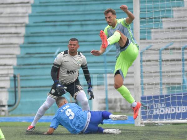 Imágenes del desarrollo del partido.