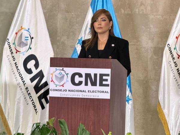 La presidenta del CNE dejó en claro que el órgano electoral tiene autoridad sobre las FF AA en el proceso electoral.