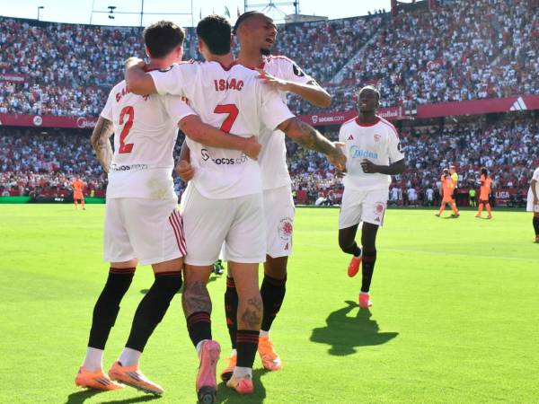 El Sevilla escaló a la cuarta posición luego de este triunfo sobre el Barcelona.