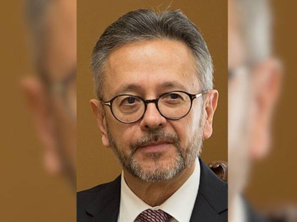 Roberto Flores Bermúdez volverá a ser diplomático de Honduras en el exterior.