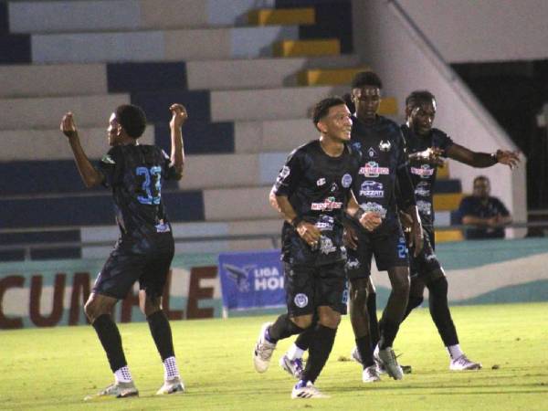 Imágenes de desarrollo del partido.