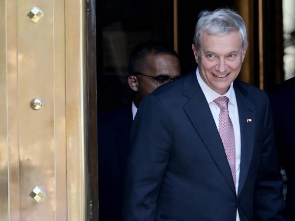 Kast, exdiputado de 59 años, ganó el domingo las elecciones en las 16 regiones del país y superó por casi 17 puntos a la izquierdista Jeannette Jara, que obtuvo el 41,83 %.