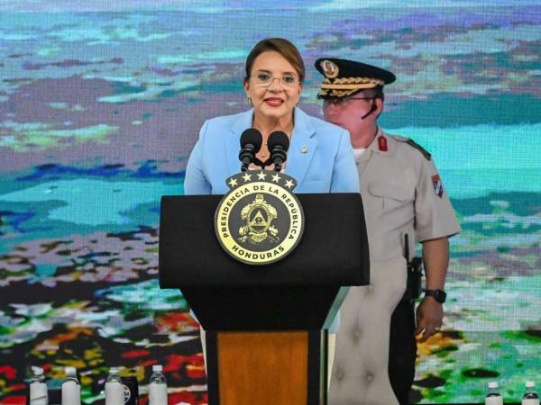La presidente Xiomara Castro participó de la a la XXXIV Asamblea Nacional de Alcaldes y Alcaldesas de la Asociación de Municipios de Honduras (Amhon) en Roatán, Islas de la Bahía.
