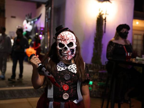 La resolución, aprobada en 2025, considera que esta festividad contiene símbolos vinculados con la muerte y la superstición, y promueve actividades alternativas basadas en la fe y la solidaridad cristiana.